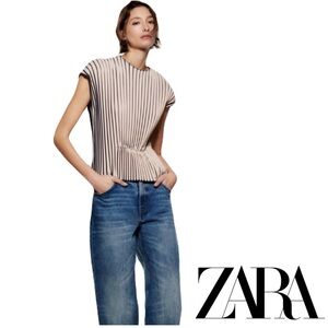 Zara Womend XS/ Small Pleated Accordian Cream & Navy Top NEW